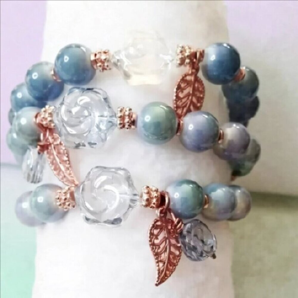 Dove‑Gray Beaded Rose Floral Flower Bracelet – Chill Bohemian Vibe Boho Style - Picture 10 of 10